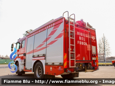 Man TGM 15.250 II serie
Vigili del Fuoco
Comando Provinciale di Cremona
AutoPompaSerbatoio allestita BAI
VF 29905
Parole chiave: Man TGM_15.250_IIserie VF29905