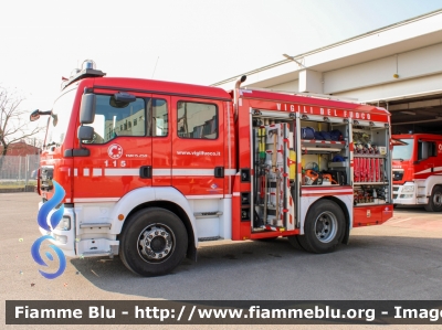 Man TGM 15.250 II serie
Vigili del Fuoco
Comando Provinciale di Cremona
AutoPompaSerbatoio allestita BAI
VF 29905
Parole chiave: Man TGM_15.250_IIserie VF29905