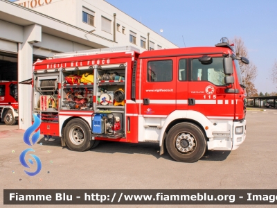 Man TGM 15.250 II serie
Vigili del Fuoco
Comando Provinciale di Cremona
AutoPompaSerbatoio allestita BAI
VF 29905
Parole chiave: Man TGM_15.250_IIserie VF29905