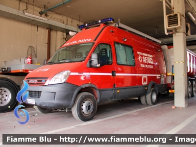 Iveco Daily IV serie
Vigili del Fuoco
Comando Provinciale di Cremona
AF/UCL - Posto di Comando Avanzato
Allestimento Magirus
VF 25385
Parole chiave: Iveco Daily_IVserie VF25385