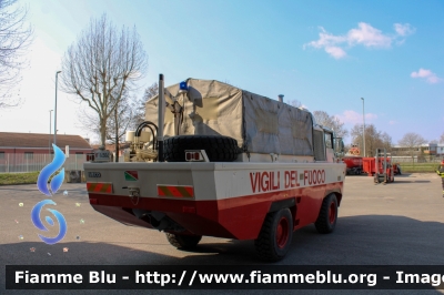 Iveco 6640G
Vigili del Fuoco
Comando Provinciale di Cremona
Allestita Iveco-Magirus
VF 14504
Parole chiave: Iveco 6640G VF14504