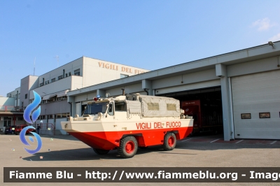 Iveco 6640G
Vigili del Fuoco
Comando Provinciale di Cremona
Allestita Iveco-Magirus
VF 14504
Parole chiave: Iveco 6640G VF14504