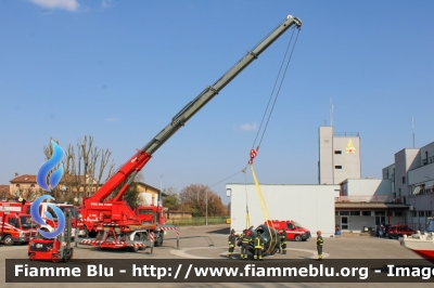 Astra HD7 64.38
Vigili del Fuoco
Comando Provinciale di Cremona
AutoGru da 30 ton allestimento Cormach
Ricondizionato
VF 20173
Parole chiave: Astra HD7 64.38