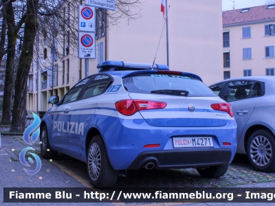 Alfa Romeo Nuova Giulietta restyle
Polizia di Stato
Allestimento NCT Nuova Carrozzeria Torinese
Decorazione Grafica Artlantis
POLIZIA M4271
Parole chiave: Alfa-Romeo Nuova_Giulietta_restyle POLIZIAM4271