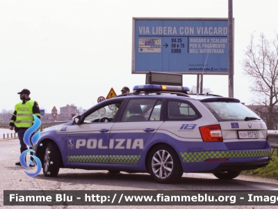 Skoda Octavia Wagon V serie
Polizia di Stato
Polizia Autostradale in servizio sulla rete Autostrade per l'Italia
Allestimento Focaccia
Decorazione Grafica Artlantis
Con nuova decorazione
POLIZIA M3790
Parole chiave: Skoda Octavia_Wagon_Vserie POLIZIAM3790