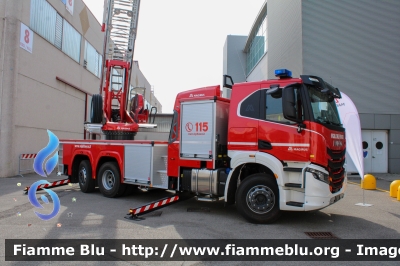 Iveco S-Way AT260S42 
Vigili del Fuoco
AutoScala articolata M42L-AS da 42 metri
Allestimento Magirus 
Parole chiave: Iveco S-Way_AT260S42 Reas2022