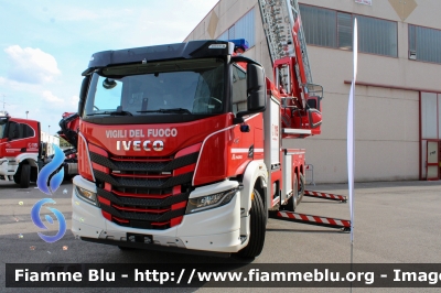 Iveco S-Way AT260S42 
Vigili del Fuoco
AutoScala articolata M42L-AS da 42 metri
Allestimento Magirus 
Parole chiave: Iveco S-Way_AT260S42 Reas2022