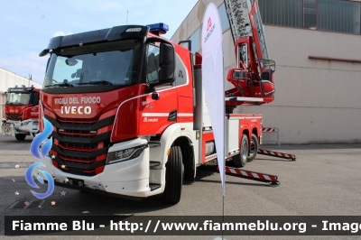 Iveco S-Way AT260S42 
Vigili del Fuoco
AutoScala articolata M42L-AS da 42 metri
Allestimento Magirus 
Parole chiave: Iveco S-Way_AT260S42 Reas2022