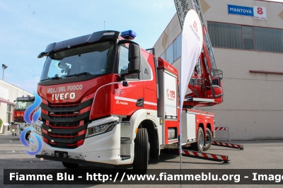 Iveco S-Way AT260S42 
Vigili del Fuoco
AutoScala articolata M42L-AS da 42 metri
Allestimento Magirus 
Parole chiave: Iveco S-Way_AT260S42 Reas2022