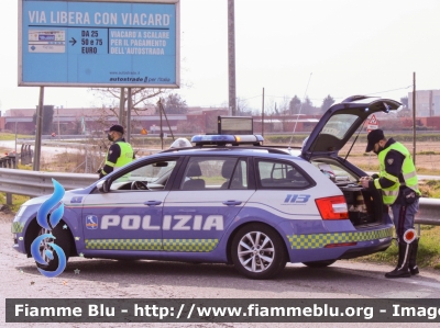 Skoda Octavia Wagon V serie
Polizia di Stato
Polizia Autostradale in servizio sulla rete Autostrade per l'Italia
Allestimento Focaccia
Decorazione Grafica Artlantis
Con nuova decorazione
POLIZIA M3790
Parole chiave: Skoda Octavia_Wagon_Vserie POLIZIAM3790