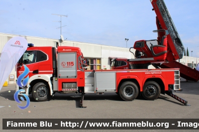 Iveco S-Way AT260S42 
Vigili del Fuoco
AutoScala articolata M42L-AS da 42 metri
Allestimento Magirus 
Parole chiave: Iveco S-Way_AT260S42 Reas2022