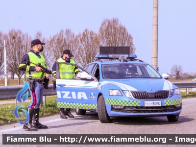 Skoda Octavia Wagon V serie
Polizia di Stato
Polizia Autostradale in servizio sulla rete Autostrade per l'Italia
Allestimento Focaccia
Decorazione Grafica Artlantis
Con nuova decorazione
POLIZIA M3790
Parole chiave: Skoda Octavia_Wagon_Vserie POLIZIAM3790