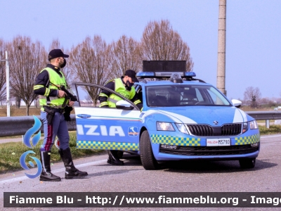 Skoda Octavia Wagon V serie
Polizia di Stato
Polizia Autostradale in servizio sulla rete Autostrade per l'Italia
Allestimento Focaccia
Decorazione Grafica Artlantis
Con nuova decorazione
POLIZIA M3790
Parole chiave: Skoda Octavia_Wagon_Vserie POLIZIAM3790