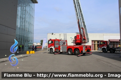 Iveco S-Way AT260S42 
Vigili del Fuoco
AutoScala articolata M42L-AS da 42 metri
Allestimento Magirus 
Parole chiave: Iveco S-Way_AT260S42 Reas2022