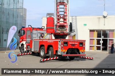 Iveco S-Way AT260S42 
Vigili del Fuoco
AutoScala articolata M42L-AS da 42 metri
Allestimento Magirus 
Parole chiave: Iveco S-Way_AT260S42 Reas2022