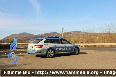 Skoda Superb Wagon III serie restyle
Polizia di Stato
Polizia Stradale
Decorazione Grafica Artlantis
POLIZIA M6370
Parole chiave: Skoda Superb_Wagon_IIIserie_restyle