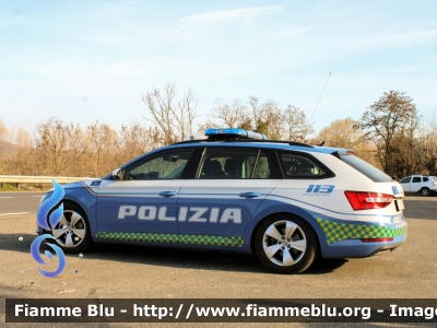 Skoda Superb Wagon III serie restyle
Polizia di Stato
Polizia Stradale
Decorazione Grafica Artlantis
POLIZIA M6370
Parole chiave: Skoda Superb_Wagon_IIIserie_restyle