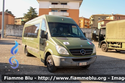 Mercedes-Benz Sprinter III serie
Marina Militare
Brigata marina "San Marco"
3° Reggimento "San Marco"
MM BK 973 

Esposto alla Fiera della Logistica Verona
Parole chiave: Mercedes-Benz Sprinter_IIIserie MMBK973 