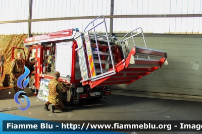 Bonetti F100X 4x4 II serie
Aeronautica Militare
Aeroporto di Verona-Villafranca - 3° Stormo
Servizio Antincendio
STRATEVAC
Allestimento Cristanini
AM CW 277

Esposto alla Fiera della Logistica Verona
Parole chiave: Bonetti F100X_4x4_IIserie AMCW277