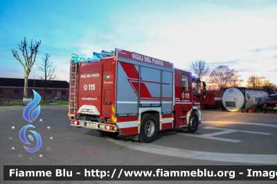 Iveco EuroCargo MaxiCity 180E30 IV serie
Vigili del Fuoco
Comando Provinciale di Cremona
AutoPompaSerbatoio allestimento Magirus
VF 30721
Parole chiave: Iveco EuroCargo_MaxiCity_180E30_IVserie VF30721