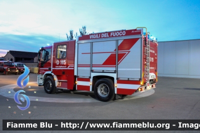 Iveco EuroCargo MaxiCity 180E30 IV serie
Vigili del Fuoco
Comando Provinciale di Cremona
AutoPompaSerbatoio allestimento Magirus
VF 30721
Parole chiave: Iveco EuroCargo_MaxiCity_180E30_IVserie VF30721