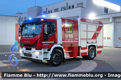 Iveco EuroCargo MaxiCity 180E30 IV serie
Vigili del Fuoco
Comando Provinciale di Cremona
AutoPompaSerbatoio allestimento Magirus
VF 30721
Parole chiave: Iveco EuroCargo_MaxiCity_180E30_IVserie VF30721