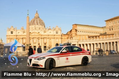 Alfa Romeo Nuova Giulia
Croce Rossa Italiana
Comitato di Piacenza
Allestimento Bertazzoni
CRI 684 AG

Fotografata in occasione del 30ennale del 118 a Piazza San Pietro
Parole chiave: Alfa-Romeo Nuova_Giulia CRI684AG