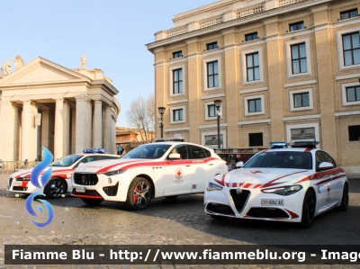 Scuderia Alfa Romeo
Croce Rossa Italiana
Comitato di Piacenza
Foto scattata in Occasione del 30ennale del 118 a roma
Parole chiave: Alfa-Romeo Piacenza