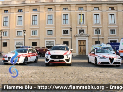 Scuderia Alfa Romeo
Croce Rossa Italiana
Comitato di Piacenza
Foto scattata in Occasione del 30ennale del 118 a roma
Parole chiave: Alfa-Romeo Piacenza