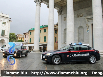 Alfa Romeo Nuova Giulia
Carabinieri
Nucleo Operativo Radiomobile
Allestimento FCA
CC EE 298

Fotografata insieme a AR 159 RMB CCCQ514
Parole chiave: Alfa-Romeo Nuova_Giulia CCEE298 CCCQ514 rmb_chiavari