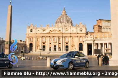 Alfa Romeo Nuova Giulietta restyle
Polizia di Stato
Ispettorato di Pubblica Sicurezza presso il Vaticano
Allestita NCT Nuova Carrozzeria Torinese
Decorazione Grafica Artlantis
POLIZIA M4270
Parole chiave: Alfa-Romeo Nuova_Giulietta_restyle POLIZIAM4270