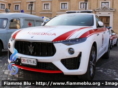 Maserati Levante
Croce Rossa Italiana
Comitato Locale di Modena
CRI 975 AG

Esposta in piazza a San Pietro per il 30ennale del 118
Parole chiave: Maserati Levante 30ennale118