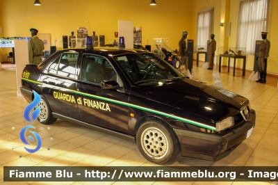 Alfa-Romeo 155 II serie Q4
Guardia di Finanza
Veicolo storico
Museo Storico del Corpo
Comando Generale di Roma
GdiF 786 AS

Esposta in occasione di un'esposizione per i 110 anni dell'
Parole chiave: Alfa-Romeo 155_IIserie_Q4 GdiF786AS