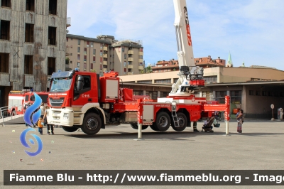 Iveco Stralis AT350E6 II serie
Vigili del Fuoco
Comando Provinciale di Milano
Allestimento Rosenfire-Cela
VF 32417

Esposta alle giornate FAI d'autunno 2023
Parole chiave: Iveco Stralis AT350E6 II serie