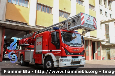 Iveco EuroCargo 180E32 IV serie
Vigili del Fuoco
Comando Provinciale di Milano
AutoScala M32L da 32 metri allestimento Magirus
VF 29751
Parole chiave: Iveco EuroCargo_180E32_IVserie VF29751