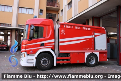 Scania P370 III serie
Vigili del Fuoco
Comando Provinciale di Milano
AutoBottePompa allestimento Bai
VF 32692

Esposta alle Giornate FAI d'Autunno 2023
Parole chiave: Scania P370_IIIserie VF32692