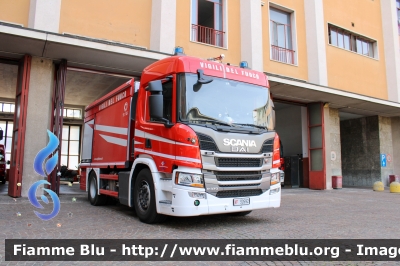 Scania P370 III serie
Vigili del Fuoco
Comando Provinciale di Milano
AutoBottePompa allestimento Bai
VF 32692

Esposta alle Giornate FAI d'Autunno 2023
Parole chiave: Scania P370_IIIserie VF32692