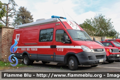 Iveco Daily IV serie restyle
Vigili del Fuoco
Comando Provinciale di Monza
VF 27046

Esposto in Occasione delle Giornate FAI d'Autunno 2023
Parole chiave: Iveco Daily_IVserie_restyle VF27046