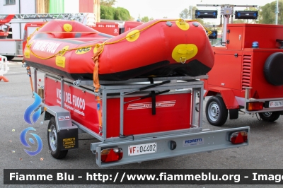 Carrello
Vigili del Fuoco
Comando Provinciale di Monza
Nucleo SAF
VF R 04402

Esposto alle giornate FAI d'Autunno 2023 
Parole chiave: Carrello VFr04402