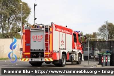 Iveco EuroCargo SuperCity 160E30 III serie
Vigili del Fuoco
Comando Provinciale di Monza
Distaccamento Volontario di Lissore
AutoPompaSerbatoio allestimento Iveco-Magirus
Equipaggaito con DAE
VF 26557 

Esposto in occasione delle Giornate FAI d'Autunno 2023
Parole chiave: Iveco EuroCargo_SuperCity_160E30_IIIserie  VF26557 