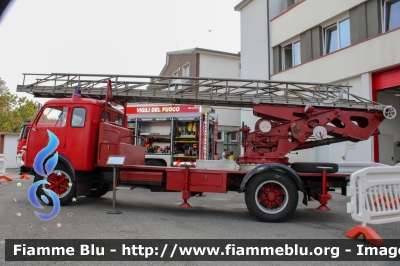 Om Tigrotto
Vigili del Fuoco
Comando Provinciale di Monza
Gruppo Storico Santa Barbara - Carate Brianza
Autoscala

Esposta alle giornate FAI d'autunno 2023
Parole chiave: Om Tigrotto