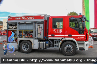 Iveco EuroCargo 120EL25 IV serie
Vigili del Fuoco
Comando Provinciale di Monza
AutoPompaSerbatoio allestimento Magirus
Caricamento Divitec
VF 31467

Esposta in Occasione delle Giornate FAI d'Autunno 2023 
Parole chiave: Iveco EuroCargo_120EL25_IVserie VF31467