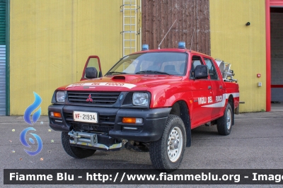 Mitsubishi L200 II serie
Vigili del Fuoco
Comando provinciale di Monza
Distaccamento Volontario di Lazzate (BS)
Allestimento Divitec
VF 21934
Parole chiave: Mitsubishi L200_IIserie VF21934