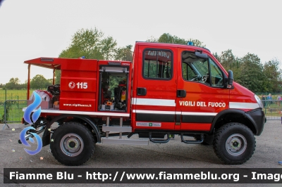 Iveco Daily 4x4 IV serie
Vigili del Fuoco
Comando Provinciale di Monza
Distaccamento Volontario di Lazzate (MB)
Allestimento Fortini
Parole chiave: Iveco Daily_4x4_IVserie