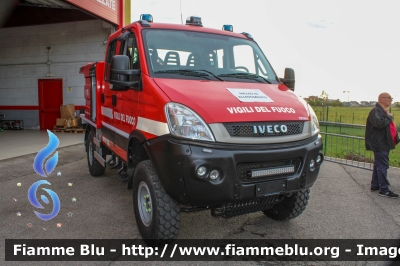 Iveco Daily 4x4 IV serie
Vigili del Fuoco
Comando Provinciale di Monza
Distaccamento Volontario di Lazzate (MB)
Allestimento Fortini
Parole chiave: Iveco Daily_4x4_IVserie