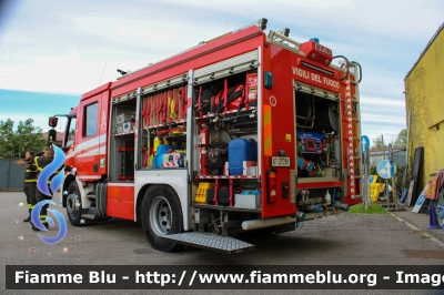 Volvo FL 290 IV serie
Vigili del Fuoco
Comando Provinciale di Monza
Distaccamento di Lazzate (MB)
AutoPompaSerbatoio equipaggiato con
Allestimento BAI
VF 27281
Parole chiave: Volvo FL_290_IVserie VF27281