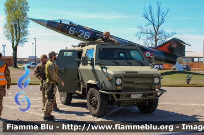 Iveco VM90P
Aeronautica Militare Italiana
Aeroporto di Ghedi - 6° Stormo
Fucilieri dell'Aria
AM CM 392

100° Anniversario fondazione AM
Parole chiave: Iveco VM90P AMCM392