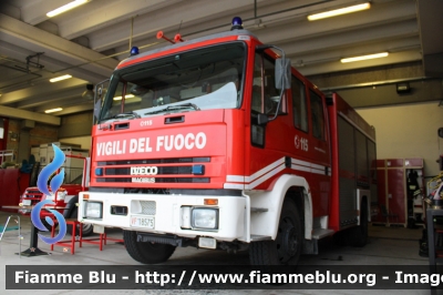 Iveco EuroFire 150E27 I serie
Vigili del Fuoco
Comando Provinciale di Verona
Distaccamento Volontario di Villafranca di Verona
AutoPompaSerbatoio
Allestimento Iveco Magirus
Ricondizionato Fortini
VF 18575
Parole chiave: Iveco EuroFire_150E27_Iserie VF18575