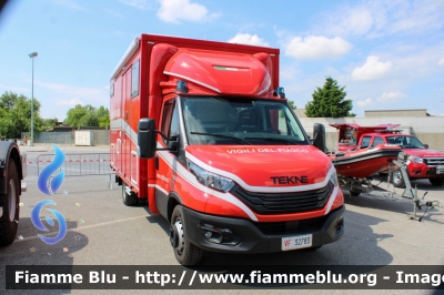 Iveco Daily VI serie restyle
Vigili del Fuoco
Comando provinciale di Bergamo
allestimento TEKNE
VF 32783
Fotografato in occasione di Pompieropoli 2024
Parole chiave: Iveco Daily_VIserie_restyle VF32783