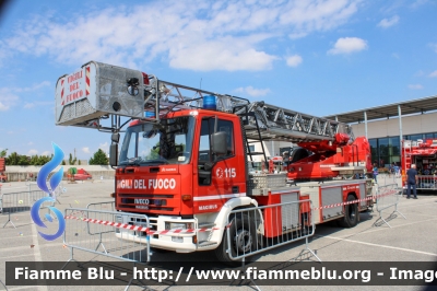 Iveco EuroFire 150E27 I serie
Vigili del Fuoco
Comando Provinciale di Bergamo
Distaccamento Volontario di Treviglio (BG)
AutoScala da 32 metri allestimento Iveco-Magirus
VF 20075
Fotografata in occasione di Pompieropoli 2024
Parole chiave: Iveco EuroFire_150E27_Iserie VF20075